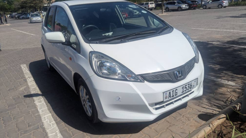 HONDA FIT LUBUTO