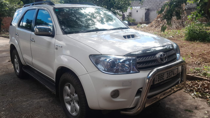 TOYOTA FORTUNER